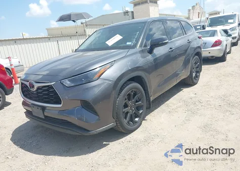 2022 Toyota Highlander L z USA, uszkodzony, nr VIN 5TDCZRAH5NS560631